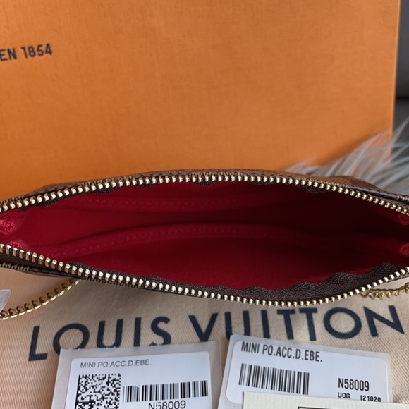 Authentic💯! LouisVuitton minipochette accessories - Picture 4 of 9
